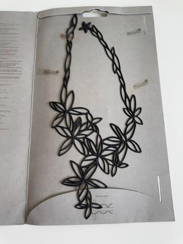 Batucada jewels on the skin, zwart beschikbaar voor biedingen