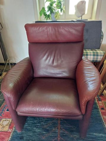 Fauteuil met voetenbank beschikbaar voor biedingen