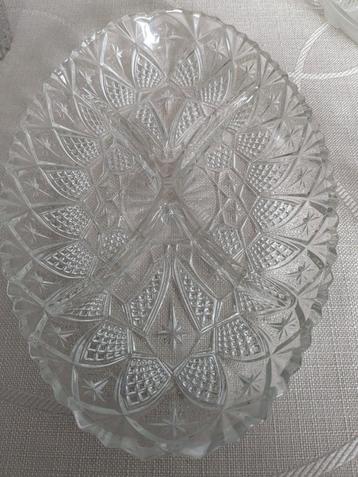 Glazen schaal hapjes  beschikbaar voor biedingen