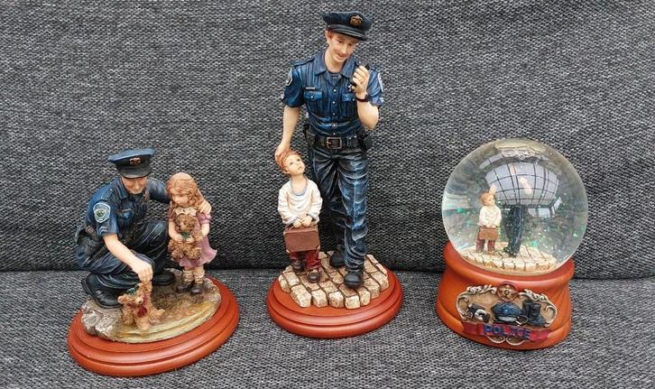 Politie statue en snowglobe, Verzamelen, Beelden en Beeldjes, Zo goed als nieuw, Overige typen, Ophalen of Verzenden