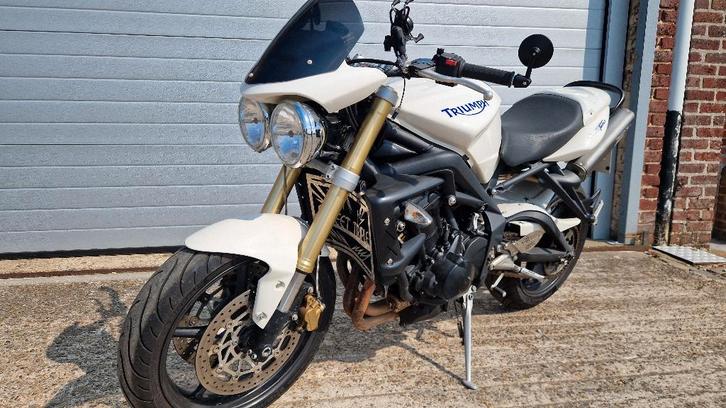 Triumph Street Triple 675, bieden vanaf 3000euro, Motoren, Motoren | Triumph, Particulier, Naked bike, meer dan 35 kW, 3 cilinders