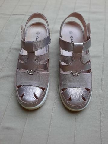 SANDALEN beschikbaar voor biedingen