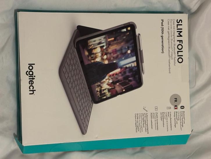 Logitech iPad-toetsenbord van de 10e generatie, Telecommunicatie, Wearable-accessoires, Zo goed als nieuw, Overige accessoires