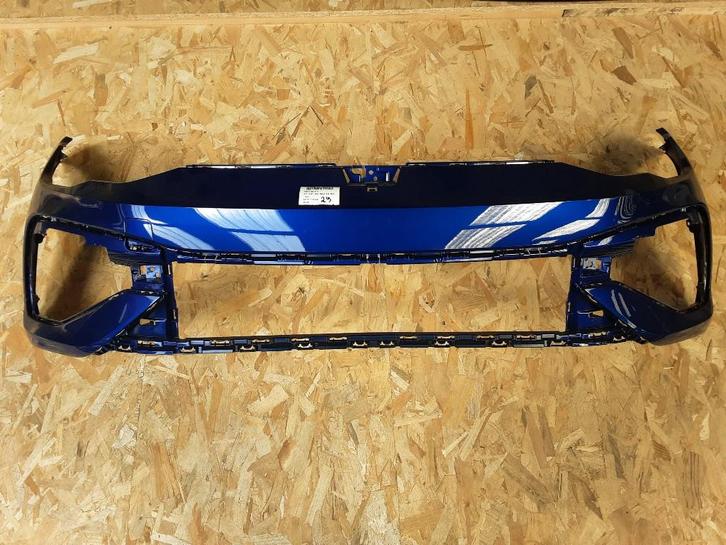 BUMPER VOOR Volkswagen Golf VIII (CD1) (5H0807221E), Auto-onderdelen, Carrosserie, Bumper, Volkswagen, Voor, Gebruikt