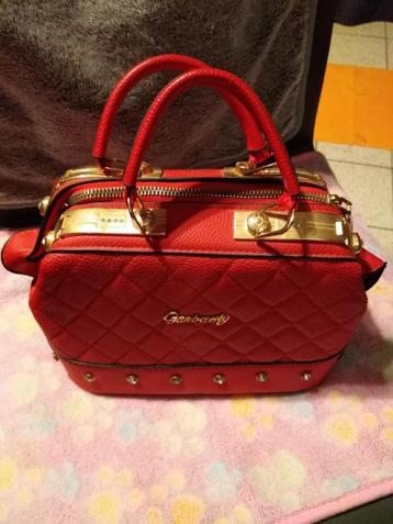 sac a main pour femme couleur rouge  beschikbaar voor biedingen
