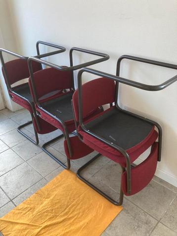 16 vergaderstoelen , zeer goede staat, Huis en Inrichting, Ophalen, Zo goed als nieuw