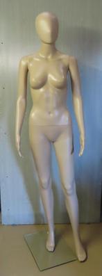 mannequin/etalagepop, Ophalen