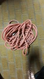Nylon touw 20 meter in goede staat zie foto € 5, Hobby & Loisirs créatifs, Détecteurs de métaux, Envoi
