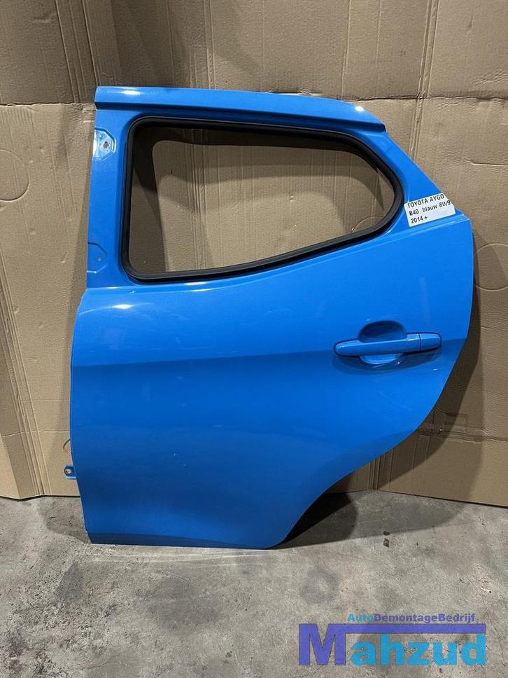TOYOTA AYGO B40 blauw 8W9 Links achter deur portier 2014+, Auto-onderdelen, Carrosserie, Deur, Toyota, Gebruikt, Ophalen of Verzenden