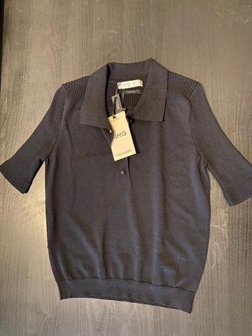 Prachtige nieuwe gebreide polo Mango beschikbaar voor biedingen