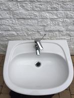 Évier en porcelaine blanche avec mitigeur, Maison & Meubles, Salle de bain | Meubles de Salle de bain, Comme neuf