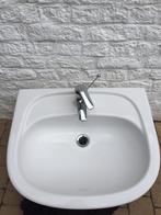 Évier en porcelaine blanche avec mitigeur, Maison & Meubles, Salle de bain | Meubles de Salle de bain, Comme neuf