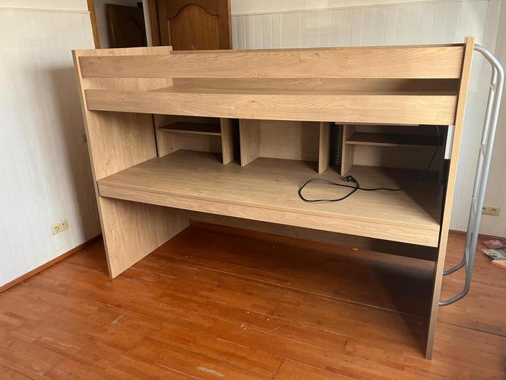 Stapelbed met een groot bureau, Kinderen en Baby's, Kinderkamer | Stapelbedden en Hoogslapers, Zo goed als nieuw, Ophalen