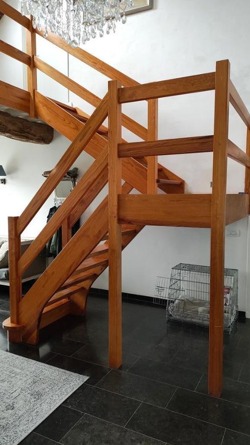 Trap in pitch pine, Antiek en Kunst, Antiek | Meubels | Kasten, Ophalen