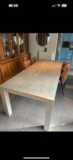 Mooie uitrrekbare tafel, Enlèvement