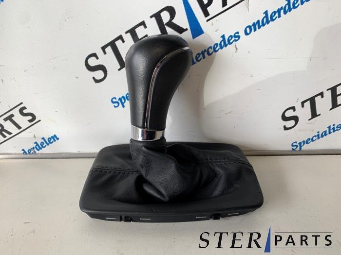 Versnellingspookhoes van een Mercedes E-Klasse, Auto-onderdelen, Interieur en Bekleding, Mercedes-Benz, Gebruikt, 3 maanden garantie