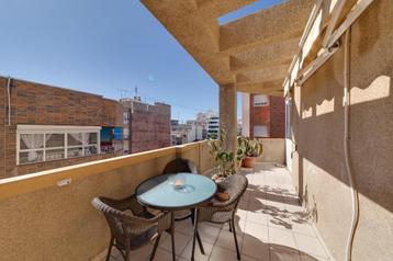 Fantastische penthouse met 40m2 terras/Zee in  Torrevieja...