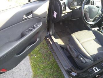 Hyundai i30 in onderdelen  beschikbaar voor biedingen