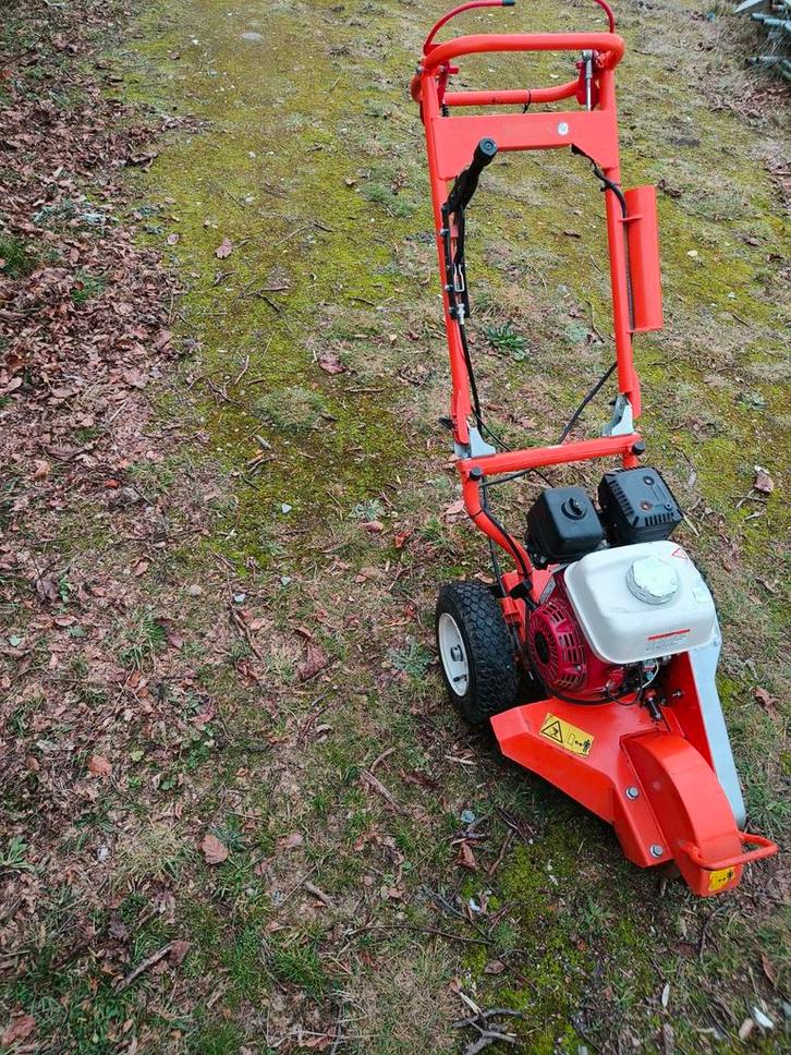 Stronkenfrees, Tuin en Terras, Grasmaaiers, Ophalen