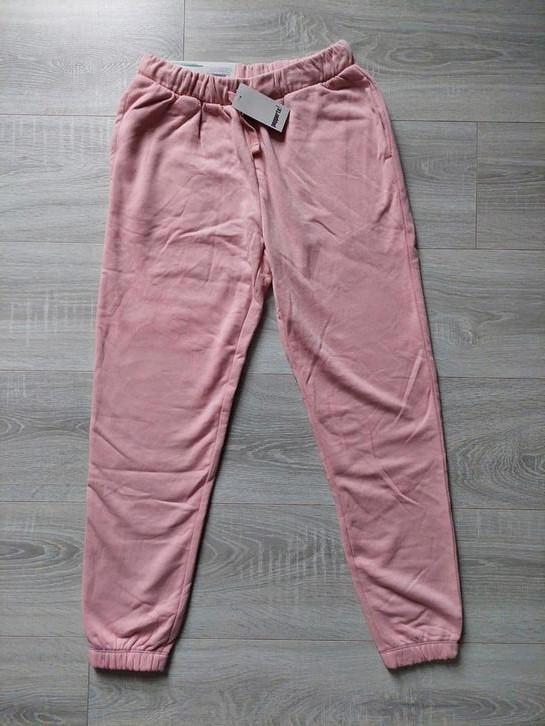 Roze joggingbroek Maat 146/152, Kinderen en Baby's, Kinderkleding | Maat 146, Nieuw, Ophalen
