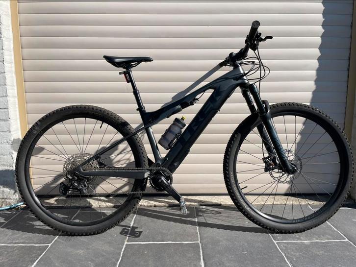 Trek E-Caliber 9.6 29” Heren Satin Lithium in nieuwstaat, Fietsen en Brommers, Fietsen | Mountainbikes en ATB, Zo goed als nieuw
