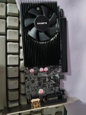 Vend carte graphique gt 1030 gigabyte  disponible aux enchères