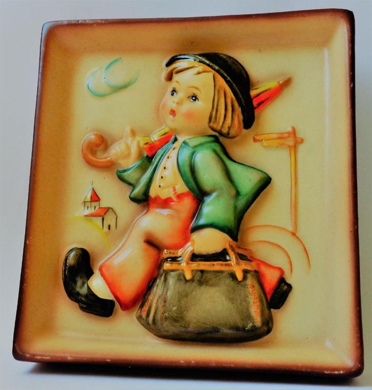 M I Hummel:92-Merry Wanderer-TMK-1 CROWN -Excellent -Vintage, Antiek en Kunst, Antiek | Porselein, Verzenden