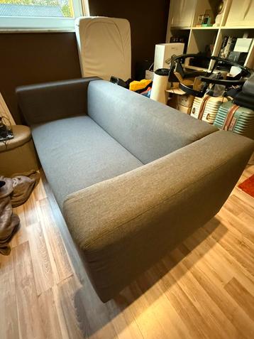 Zetel te koop! Twee persoonszit. 1meter 50 lang ongeveer! beschikbaar voor biedingen