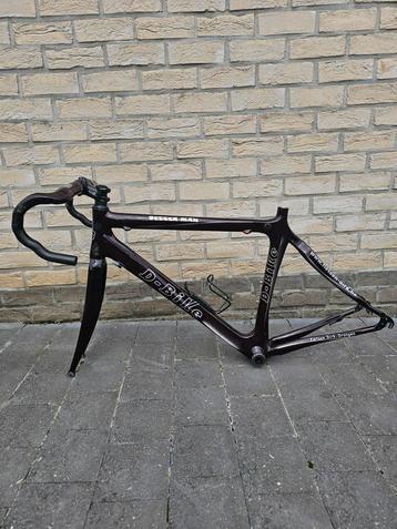 Full carbon racefiets frame met schade beschikbaar voor biedingen
