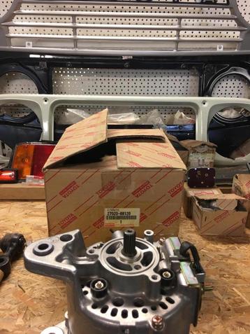 Toyota fj40 dynamo gloednieuw beschikbaar voor biedingen