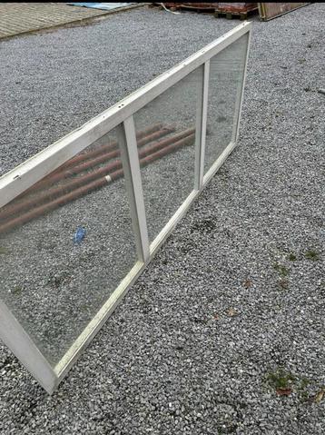Alluminium raam wit beschikbaar voor biedingen