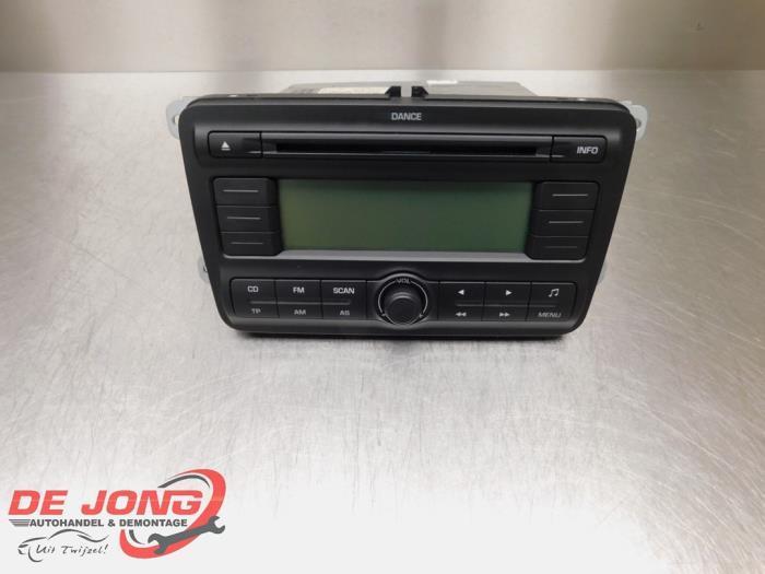 Radio/Lecteur CD d'un Skoda Fabia, Autos : Pièces & Accessoires, Électronique & Câbles, Skoda, Utilisé, 3 mois de garantie, Enlèvement ou Envoi