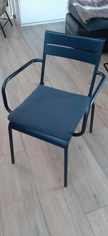 6 tuinstoelen beschikbaar voor biedingen