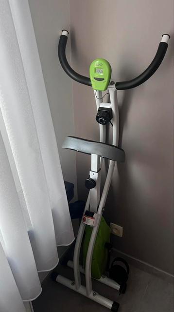 Plooibare hometrainer beschikbaar voor biedingen