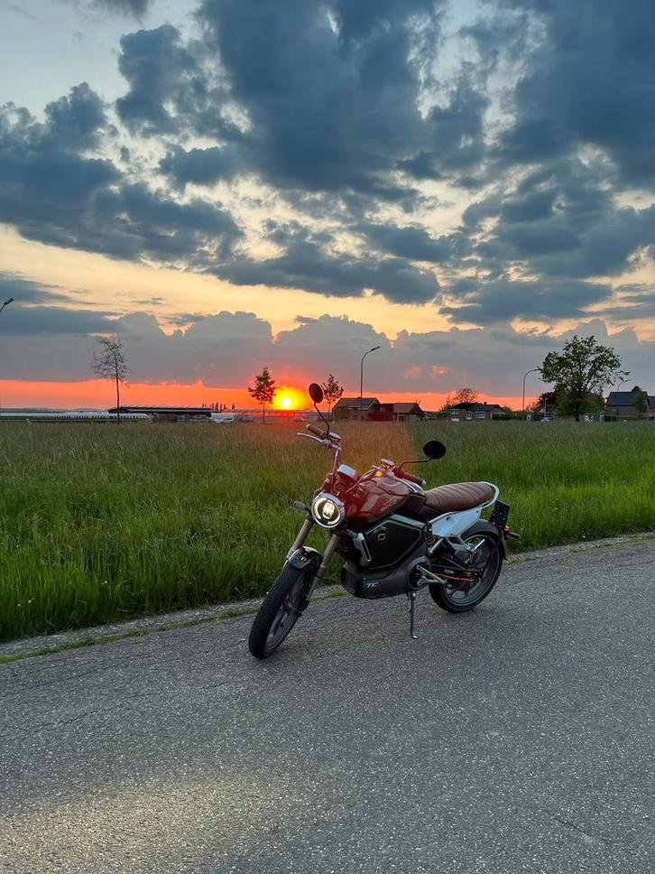 Super soco tc elektrische brommer B-klasse, Vélos & Vélomoteurs, Cyclomoteurs | Marques Autre, Utilisé, Classe B (45 km/h), Enlèvement