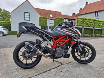 Ktm duke 125CC Autorijbewijs  beschikbaar voor biedingen