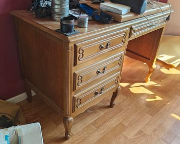 Bureau  beschikbaar voor biedingen