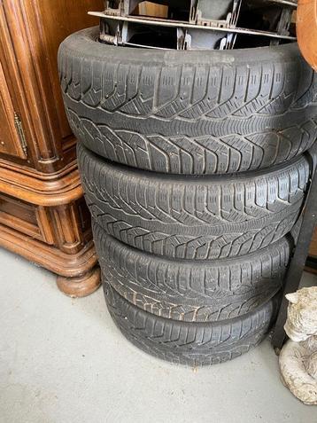 Winterbanden 205/55R16 94V met 5 wieldoppen BMW beschikbaar voor biedingen