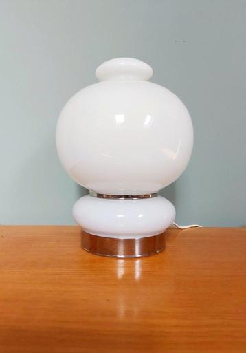 Lampe de table vintage en opaline blanche, années 70