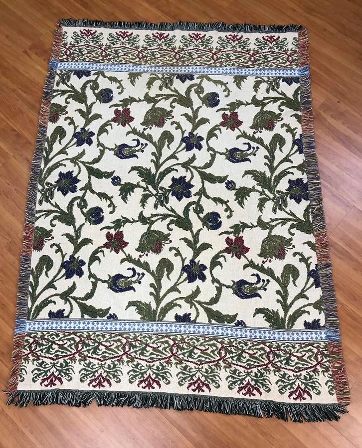 Grand foulard met roze en paarse bloemen tafelkleed 172/115, Huis en Inrichting, Tafelkleden, Gebruikt, Ophalen of Verzenden