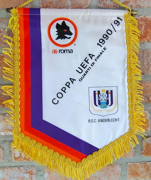 RSC Anderlecht AS Roma 1990-91 uefa cup voetbal vaandel, Verzamelen, Sportartikelen en Voetbal, Zo goed als nieuw, Vaantje of Sjaal