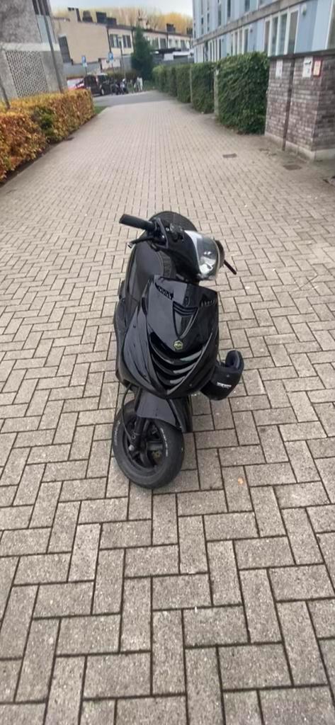 Piaggio zip 2T 70cc, Fietsen en Brommers, Scooters | Piaggio, Zo goed als nieuw, Zip, Ophalen
