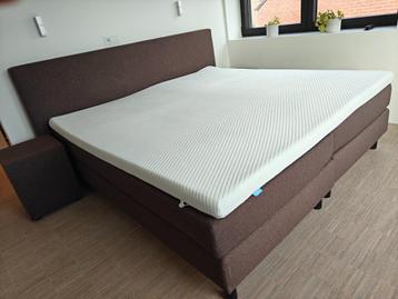 Luxe boxspring 2 meter beschikbaar voor biedingen