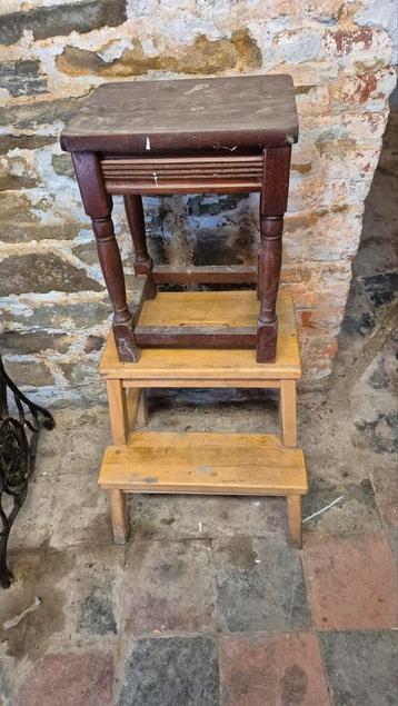 2 tabourets bois beschikbaar voor biedingen