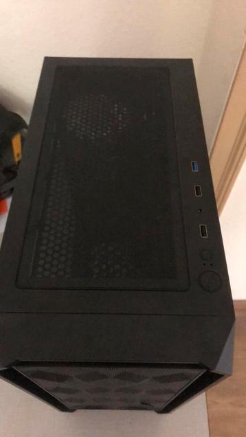 PC de jeu à vendre  disponible aux enchères