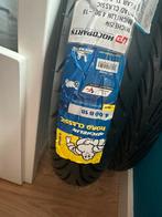 Nieuwe motorbanden Michelin, Ophalen, Nieuw