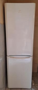 Ijskast + vriezer Indesit, Elektronische apparatuur, Koelkasten en IJskasten, Ophalen, Gebruikt, Met aparte vriezer, 160 cm of meer