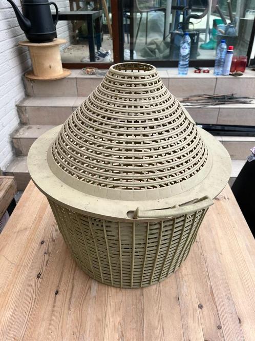 Mand voor damejeanne, Huis en Inrichting, Woonaccessoires | Schalen en Manden, Gebruikt, Mand, Rond, Kunststof, Ophalen of Verzenden
