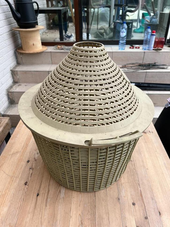 Mand voor damejeanne, Huis en Inrichting, Woonaccessoires | Schalen en Manden, Gebruikt, Mand, Rond, Kunststof, Ophalen of Verzenden