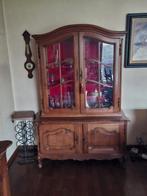 Wandkast met glazen deuren, Ophalen